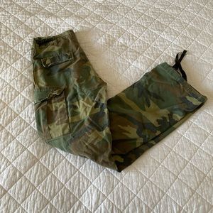 Local European camo cargo pants (s/m)